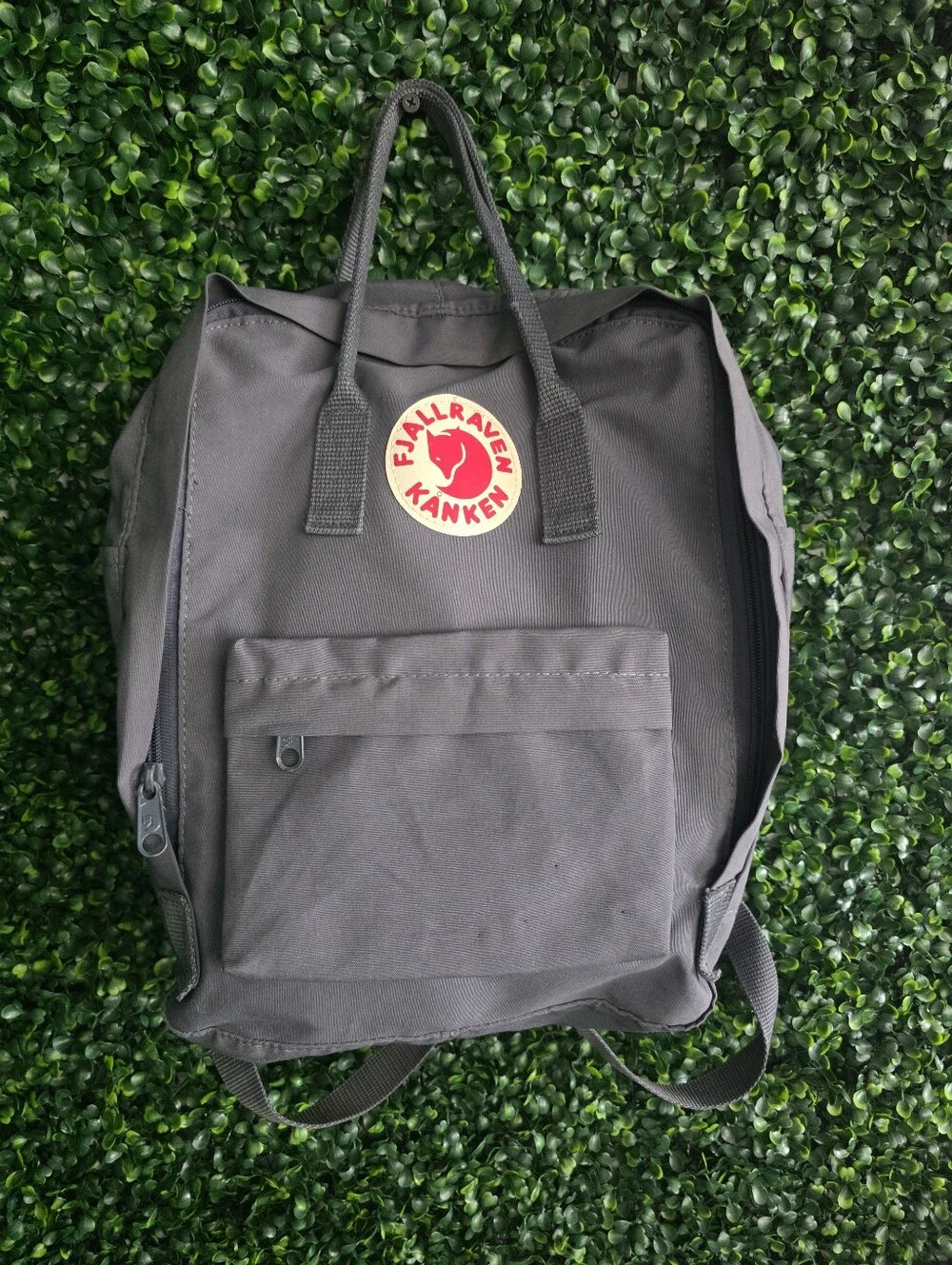 Fjallraven Kånken Backpack in Charcoal with Red Logo